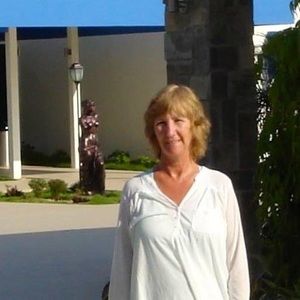 Meet your Posher, Lorie